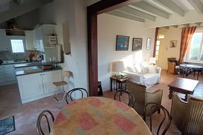 Image de Maison 6 pers. à 150m de la plage et des commerces.