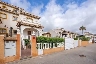 Image de Maison de vacances à Cabo Roig près de la plage