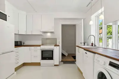 Image de Old local house from 1904 with natural garden.