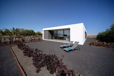 Lajares Luxury Villa Minimalista con Estudio y Vistas Panorámicas a los Volcanes