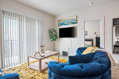 Image de New Luxurious, Spacious 2 bd Gated community