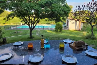 Image de Villa \"Clair Soleil\" beau jardin et grande piscine.