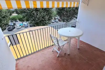 Image de Charmant Appartement Ă 600m de la Plage avec Balcon et Climatisation