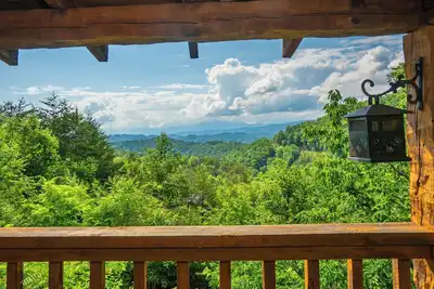 Image de HeavenSent: Mtn Views, Secluded, Honeymoon, Games, Hot Tub, Wifi