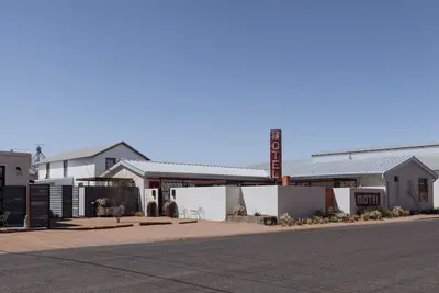 Image de Entire Private Boutique Motel w Courtyard + Sauna!
