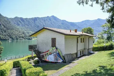 Image de Direkt am See mit Terrasse