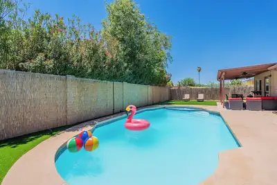 Phoenix Retreat- W/ Modern Pool