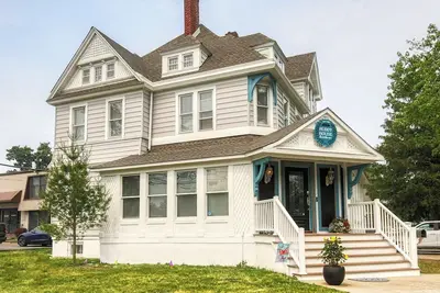 Image de Huddy House Bed & Breakfast offers a charming escape to an era gone by