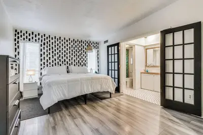 Image de Entire House - 3 Bedroom 2 Bath 7 miles East of Downtown Dallas