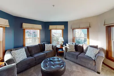 Image de Opulent 2br in Allegheny overlooks the village! by RedAwning