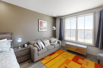 Image de Studio @ Expedition Station by RedAwning