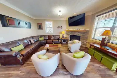 Image de Cheerful 6br Townhome, just steps from the slopes! by RedAwning