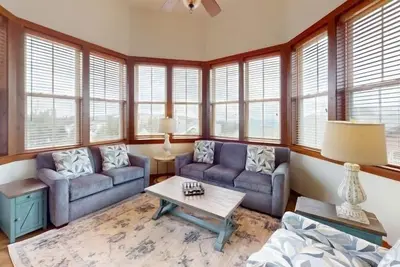 Image de Elegant 3br in Allegheny is a cut above the rest! by RedAwning