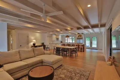 Image de New Reno! Central to Skyline, Staunton, Cville