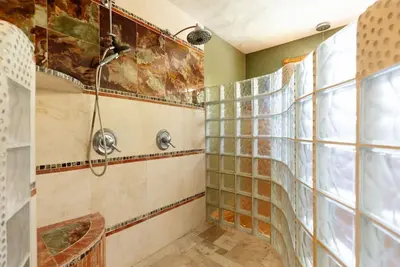 Image de Whimsical retreat! One of a kind stay! A hidden gem!