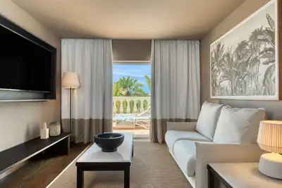 Image de Glorious Vilamoura Apartment | Apartment Julius | 2 Bedroom Suite | Furnished Balcony | Shared Outdoor and Indoor swimming pool | Shared Fitness Centre and Sauna | Common Lounge and Garden | Praia Da Falésia, Apartado