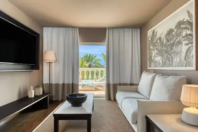 Image de Masterful Vilamoura Apartment | Apartment Lumiere | 1 Bedroom Suite | Furnished Balcony | Shared Outdoor and Indoor swimming pool | Shared Fitness Centre and Sauna | Common Lounge and Garden | Praia Da Falésia, Apartado Aside