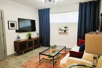 Image de Modern 2br Apt -- West Town -- Tons to do-- Central Location!