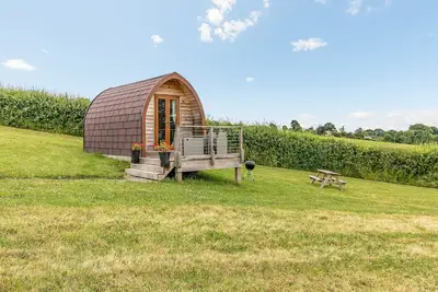 Escape to the country, perfect for a romantic break or for get togethers with friends and family.