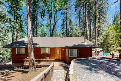 Image de Cozy Cabin with jetted tub, dog friendly and central heat