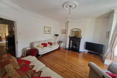 Image de Spacious two bedroom garden flat close to West Ealing Elizabeth line station