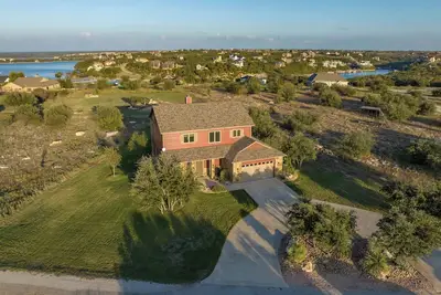 Image de Pk Getaway at Beautiful Possum Kingdom Lake! Close to the Rocker B Ball Fields!