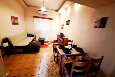 Image de House with yard Subway 5min walk from subway Athens Center