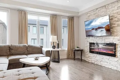 Image de Family-Friendly 3br Mississauga Home w/ Parking