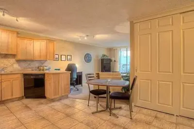 Image de Fully furnished 2 Bdr rental located in the heart of downtown Calgary