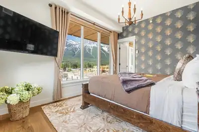 Image de 3br/2ba Spring Creek Penthouse [Panoramic Mountain Views! ! ]