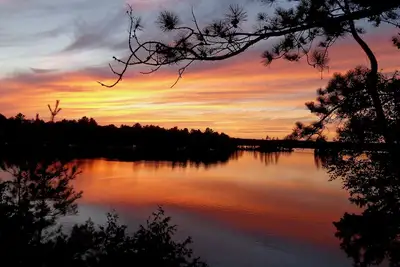 Image de West-Facing, Sunny Cottage, Amazing Big Lake Sunset Views. 1. 5 hrs from Gta.