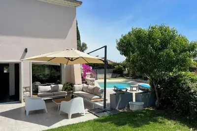 Superbe villa au calme avec piscine proche mer et à 7 min du centre ville