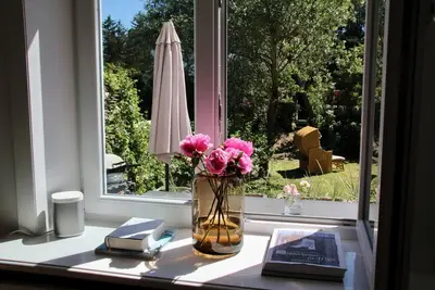 Image de Modern. Close to the beach. Familiar.