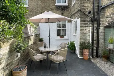 Image de Amazing Victorian House, Excellent City Location