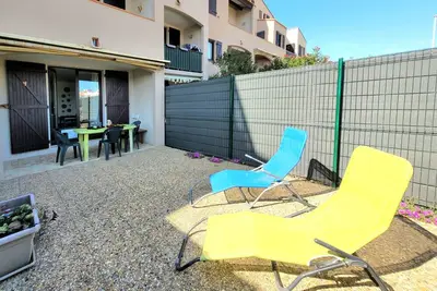 Image de Studio Cabine Moderne Rdc - Terrasse - Parking - Proche Plage