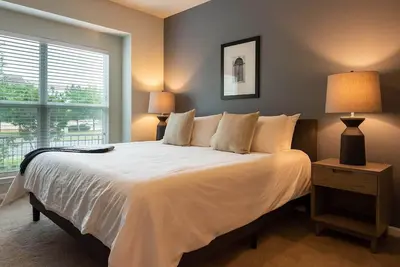 Image de Landing | Stylish 2bd, Gym, Pool