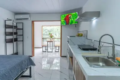 Image de Studio with Ac, Smart Tv, Kitchen, Bath & Pool #1