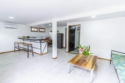 Image de Spacious First-Floor Unit: 3 & 1 Bedroom Suites with Private Baths and Pool Access