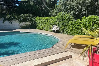 Image de Villa, jardin, piscine à moins de 5 min du Palais des Papes et Avignon (2 kms)