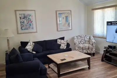 Image de nestled against the dunes, south end beach block on cul-de-sac