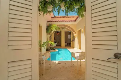 Image de Astonishing 3 b/room house w/ amazing pool inside magical historic town at Ctg! \n
