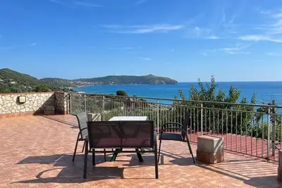 Image de Ground floor apartment with sea view
