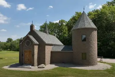 Image de Hogwarts Themed Castle! 10 Acres - An Amazing Experience!