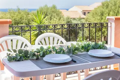 Image de Maison de vacances 'Mirto' avec piscine partagée, terrasse privée et climatisation