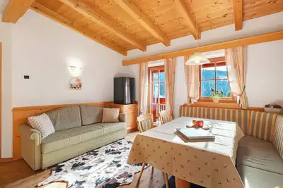 Image de Appartement \"Pares\" avec vue sur les montagnes, jardin partagé et Wi-Fi