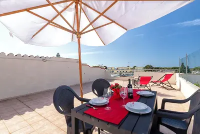 Image de Appartement 'Terrazza Vista Mare E Barbecue' avec vue sur la mer, Wi-Fi et climatisation