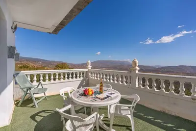 Image de Maison de campagne \"Casa Mamica Rosario\" avec vue sur la montagne, terrasse privée et Wi-Fi