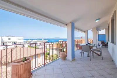 Image de Appartement 'Clhome Casa Moderna Con Vista' avec vue sur mer, Wi-Fi et climatisation