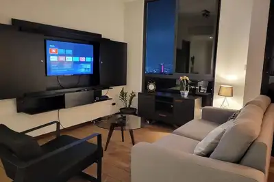 Image de Luxurious, centric and with pool