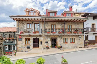 Image de Maison de campagne \"Quintanal De Villacarriedo\" avec vue sur les montagnes, terrasse privée et Wi-Fi